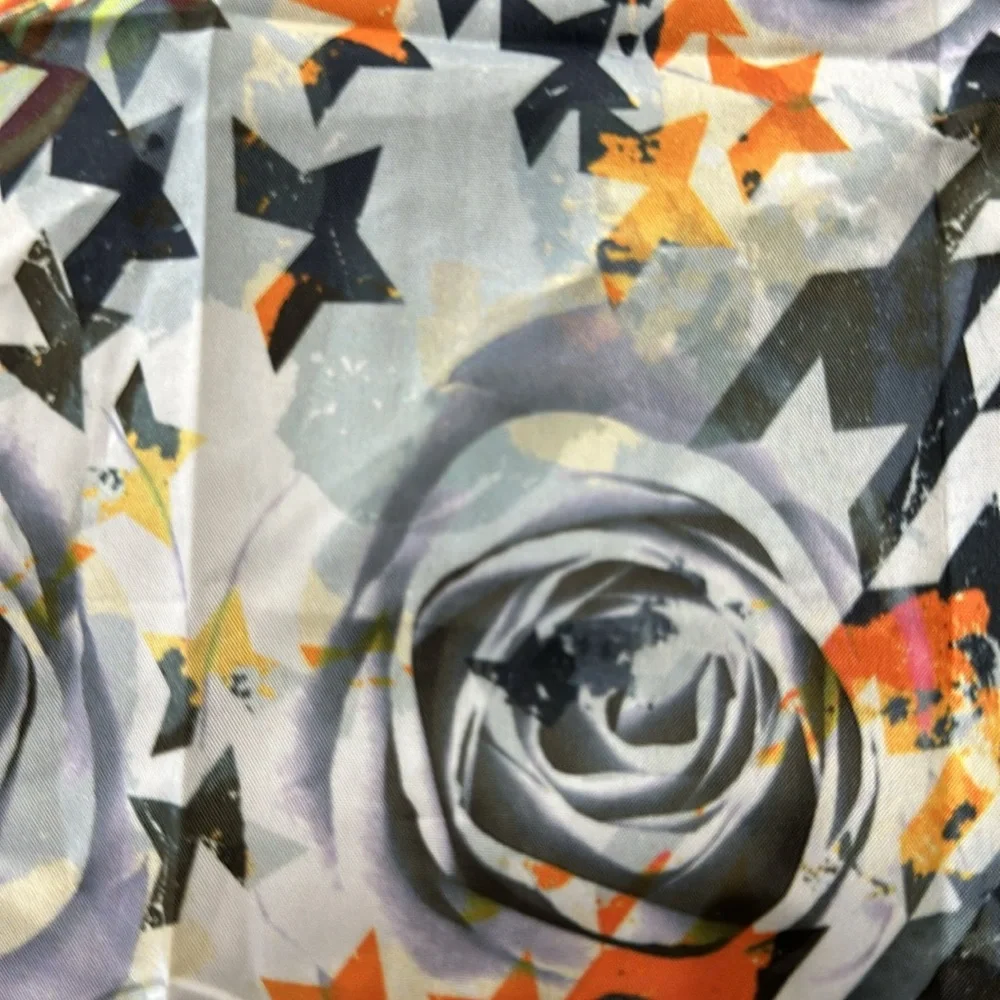 2 Men’s Pocket Squares with patterns. Beautiful with any suit. - Picture 2 of 3